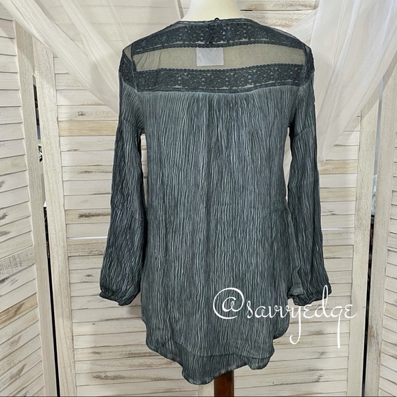 Mesh/Lace Shoulder Tunic Blouse - Picture 2 of 4